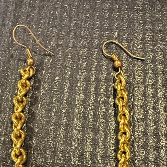 Elegant Gold Chain Drop Earrings - Picture 3 of 4